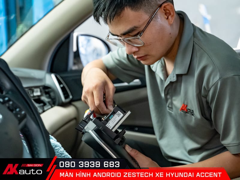 Lắp màn hình Zestech Hyundai Accent chính hãng tại AKauto