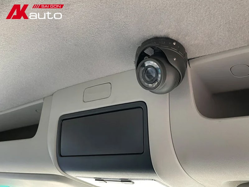 Camera trong xe ô tô có một mắt camera 