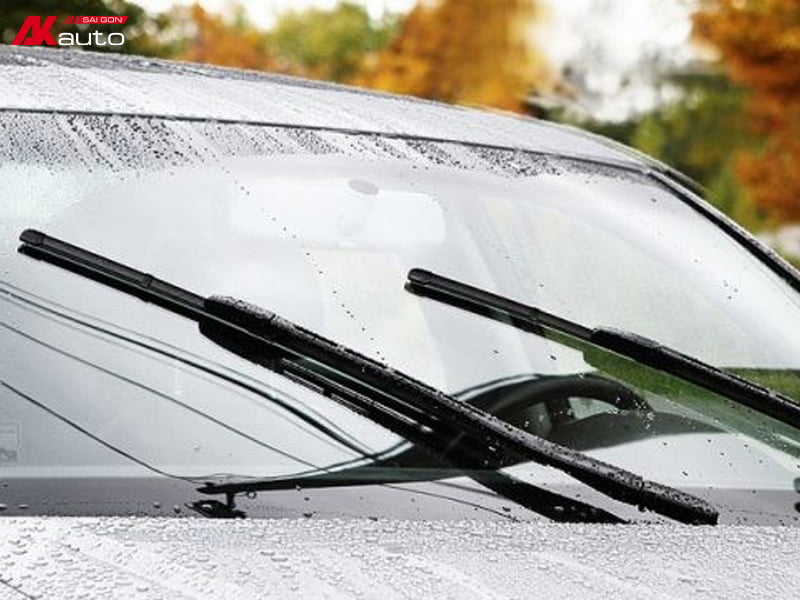 Cần gạt mưa ô tô phụ kiện cần thiết cho xe
