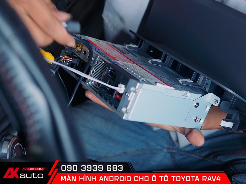 Quy trình lắp đặt màn hình android ô tô Toyota RAV4