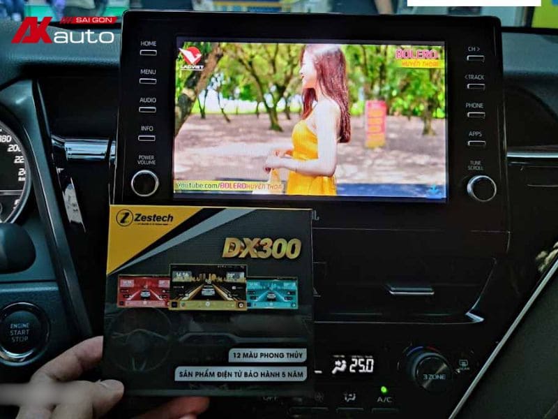 Giải trí với Android Box xe Toyota Camry